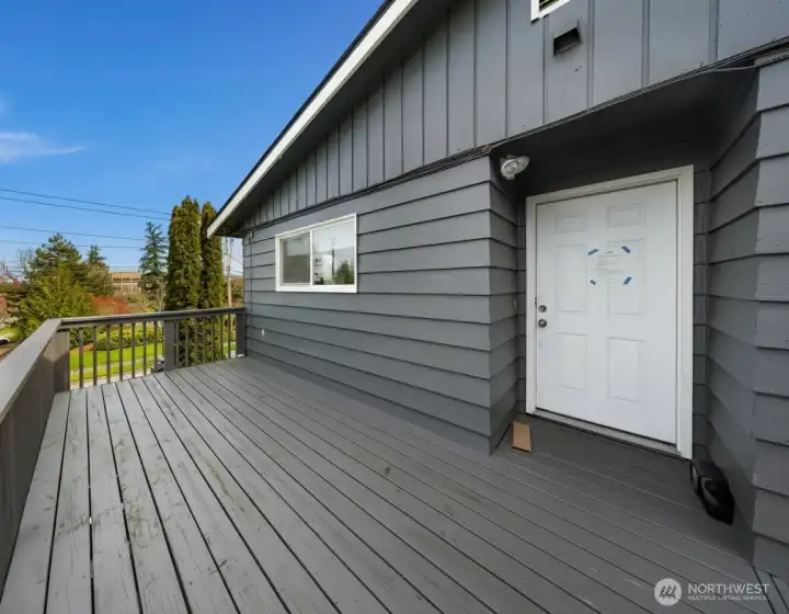 Outdoor living space for all units