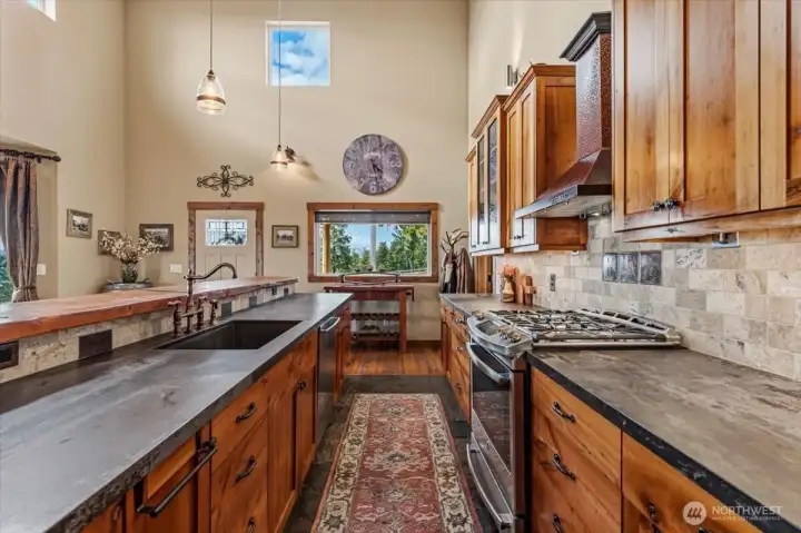 Kitchen and SS appliances