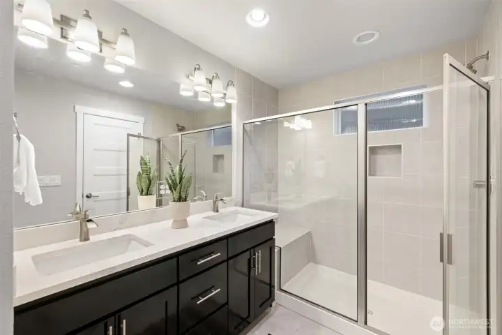 attached primary bath