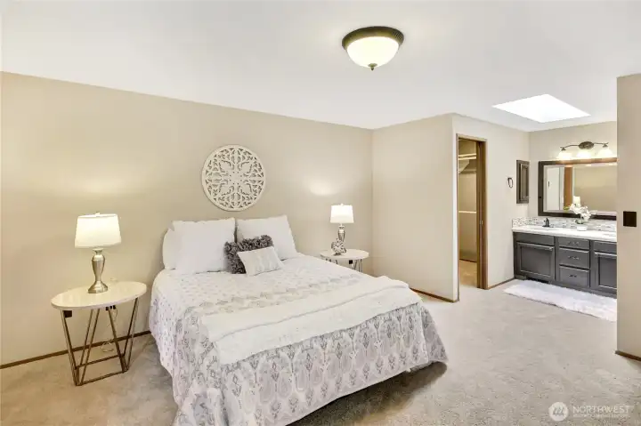 Primary suite with walk-in closet and 2 sink vanity