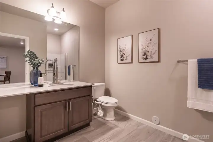 Large 3/4 bath