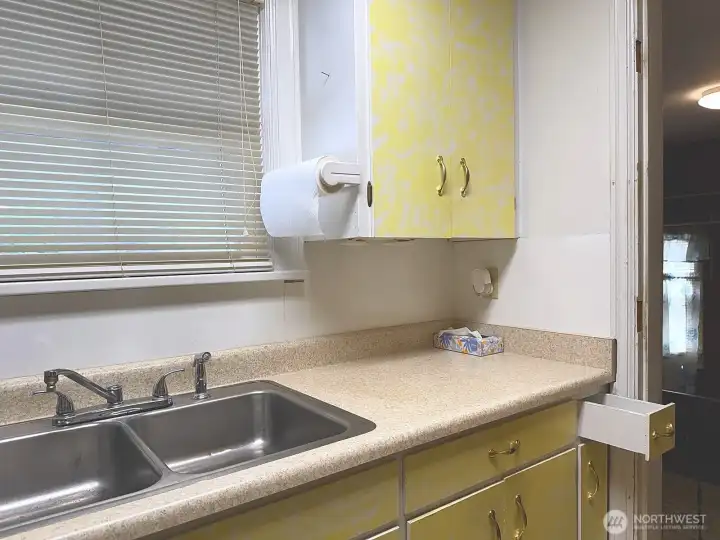 Kitchen, all appliances stay