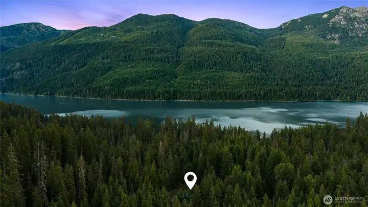 10 minutes to Snoqualimie Pass for skiing, restaurants, & more. 30 minutes to Cle Elum/Roslyn for incredible golfing, entertainment, & more!