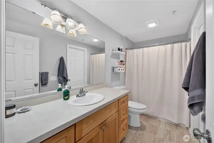 A really nice, bright and clean bathroom
