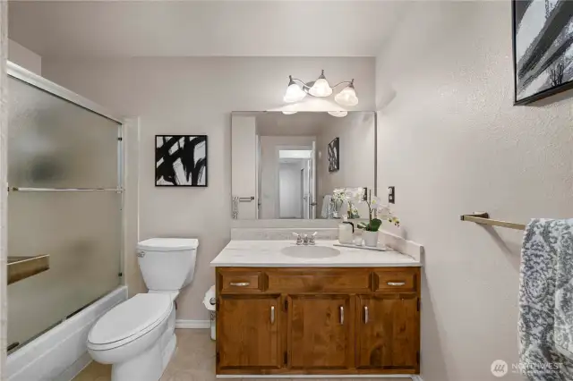 Upper level full size hall bathroom