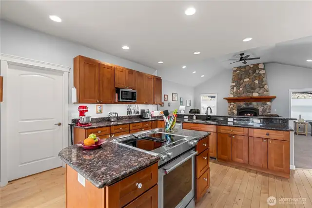 The door on the left leads to the laundry room and garage. Great design for bringing in groceries!