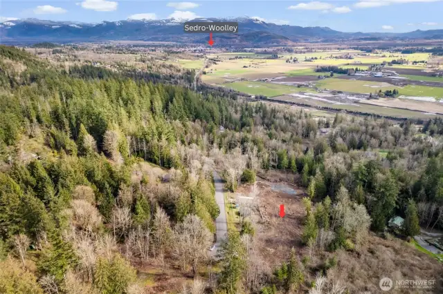 Welcome Home to 7220 Cliffside Ln, minutes from Downtown Sedro Woolley