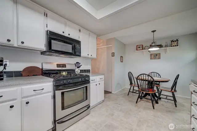 Kitchen with eat-in area