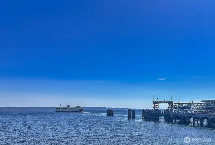 Edmonds/Kingston ferry arriving in Kingston.