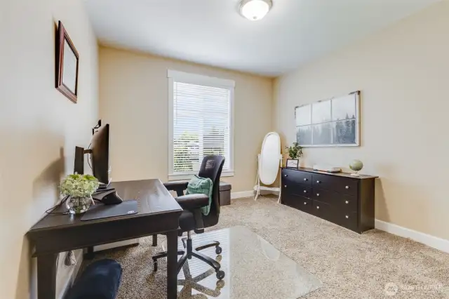 Large office offers so many options.
