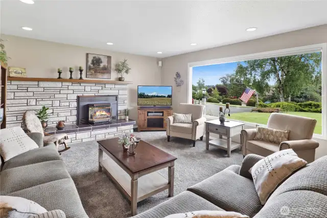 We absolutely love the enormous giant south-facing window that fills the room with light and offers a perfect view of all the activity happening below.
