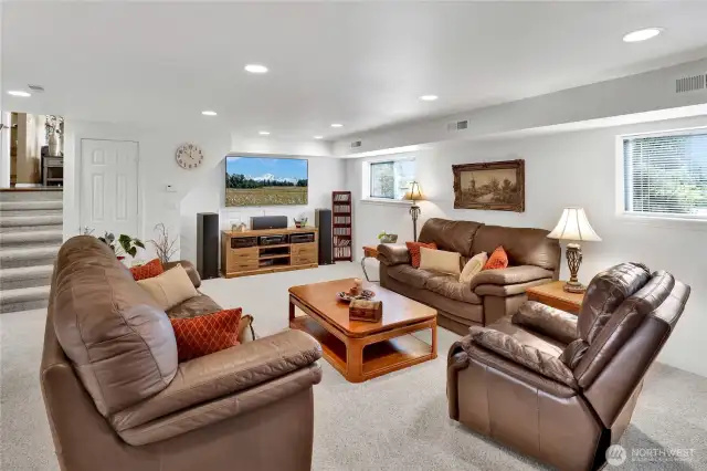 The light and bright basement makes the perfect family room, ideal for movie nights with surround sound. It also features an additional bedroom/office and a laundry room with exterior access.