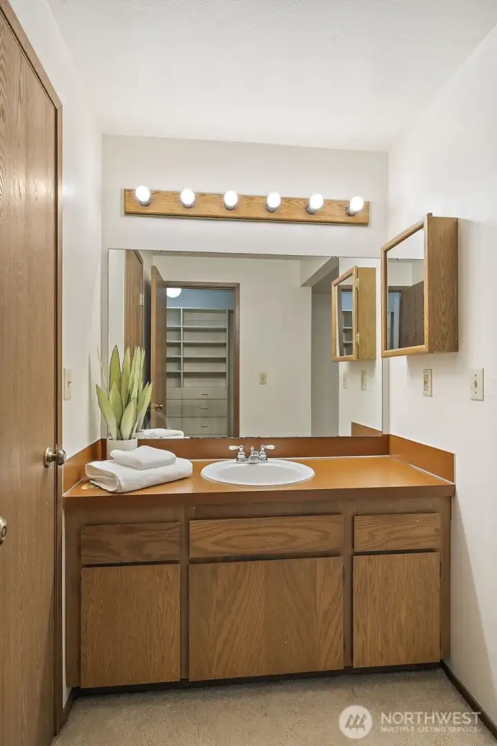 Primary suite sink vanity