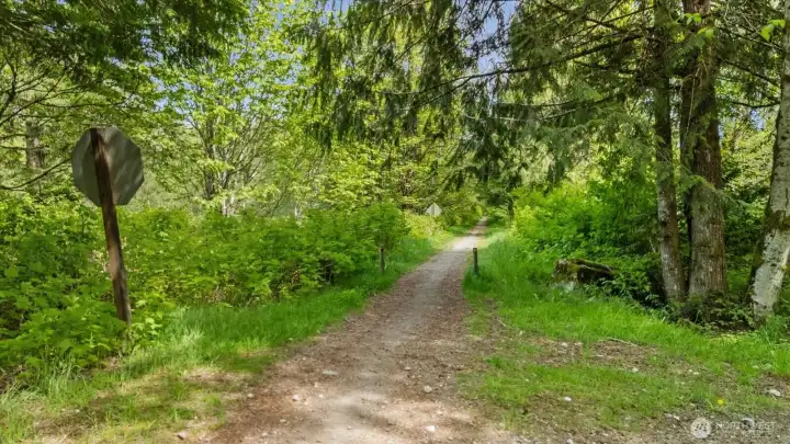 Whitehorse Trail heading east towards Darrington