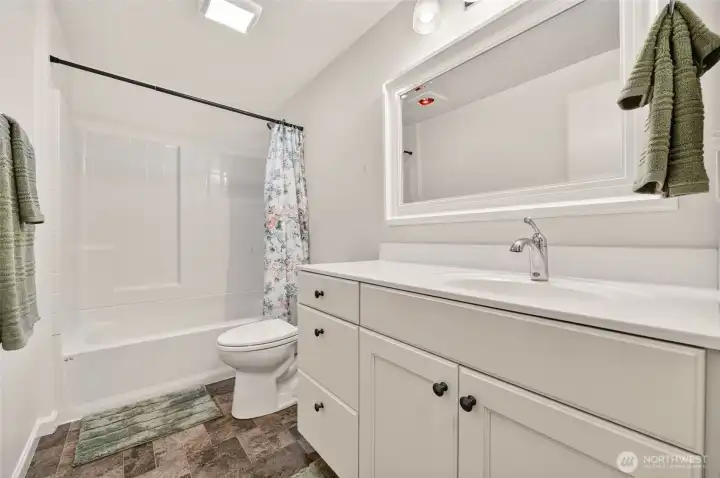 Full Bath Full Bath