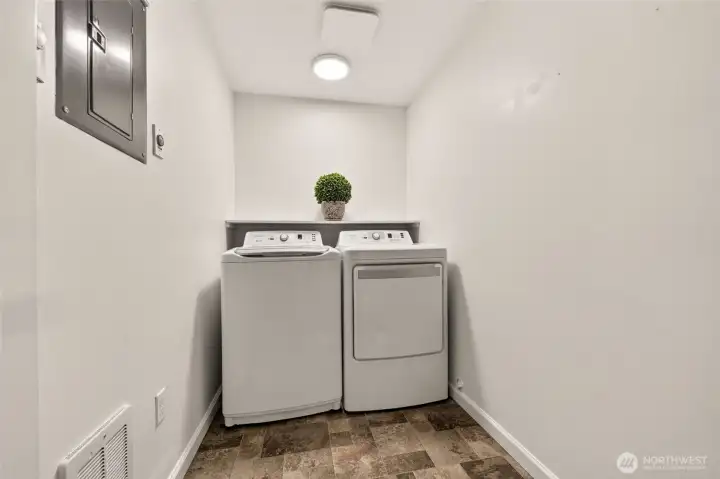 Full size Laundry Full size Laundry