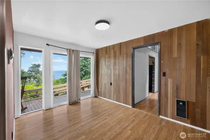 Bedroom or office space Bedroom or office space
