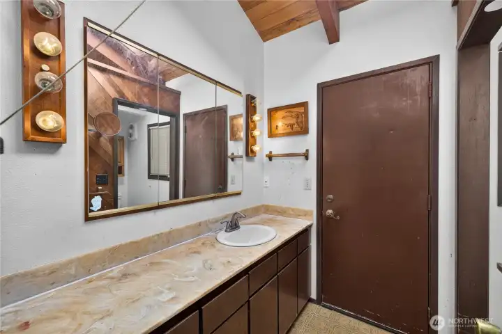 Bathroom between family room and bedrooms Bathroom between family room and bedrooms