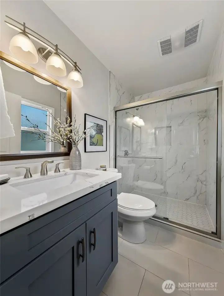 En-suite first floor 3/4 bathroom.