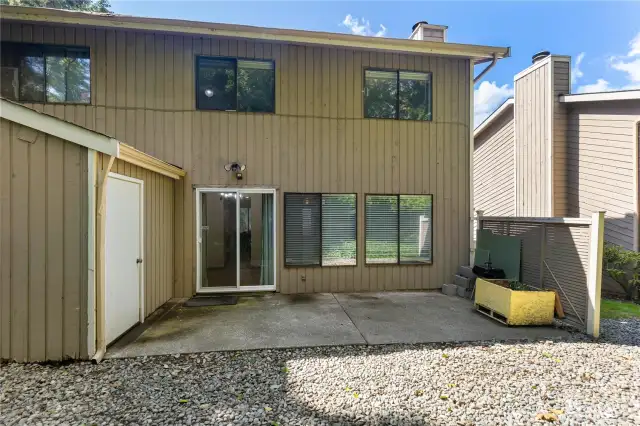 Nice patio and storge room