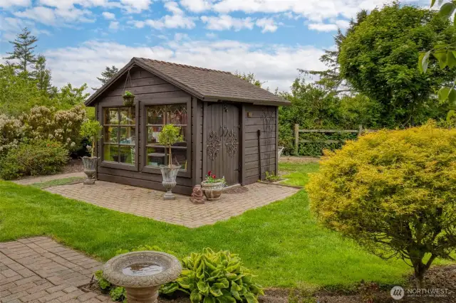 The most darling potting shed.