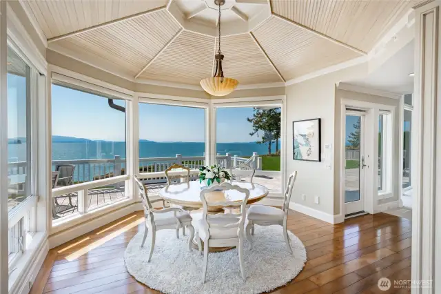 Imagine breakfast here!