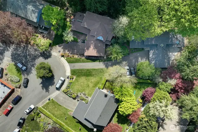 Private cul - de - sac location with meridian for added privacy