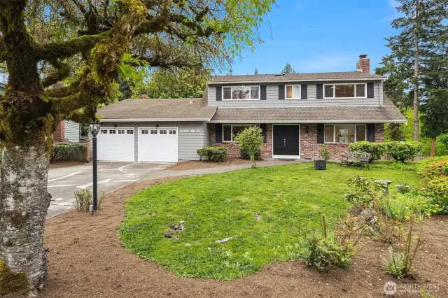 This is the one! Amazing location close to all that Eastside has to offer. Cul-de-sac location in coveted Chevy Chase. This home also backs to the private neighborhood park!