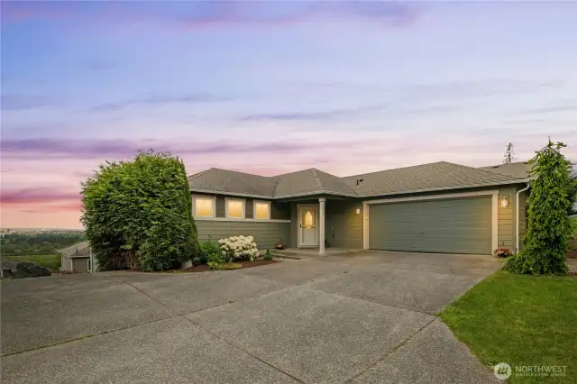 Gorgeous view home for this rambler with full daylight basement.