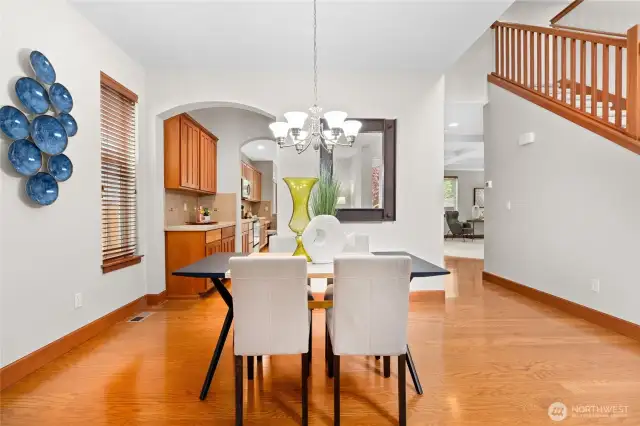 Dining Room connects to Butler's Pantry.