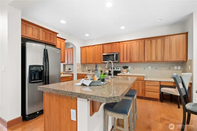 Tons of Kitchen cabinets!