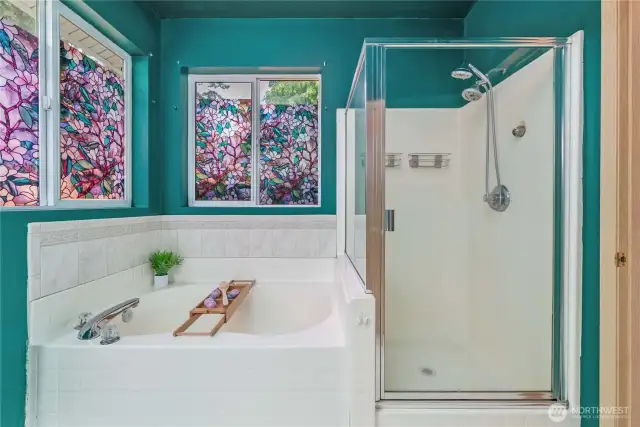Soaking tub in the primary bath.