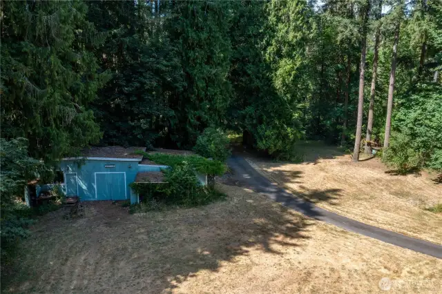 Detached shop/carport