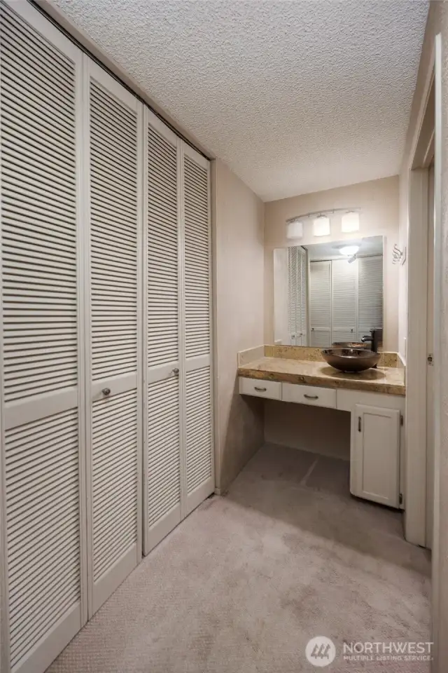 En Suite w/Closet