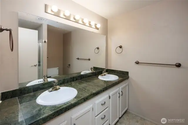 Guest Bath w/Dual Vanities