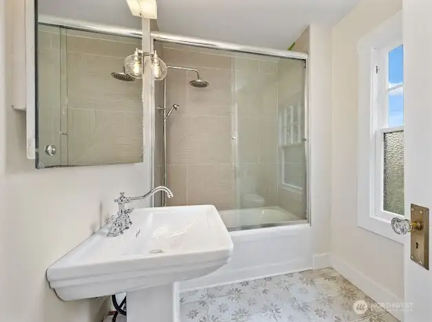 Upstairs Spare Bath.