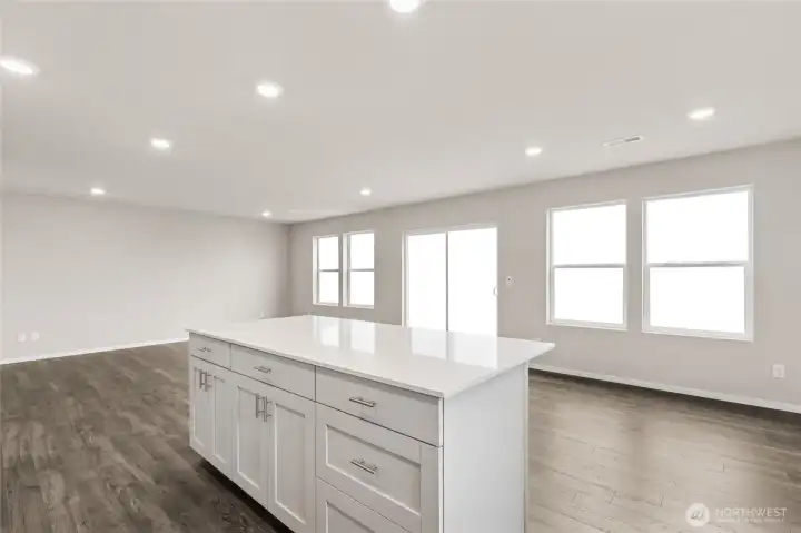 Island great for entertaning.  Pictures are for representational purposes only. Materials and colors may vary,