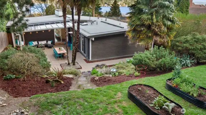 ...indoor and out, what a truly wondrous opportunity!