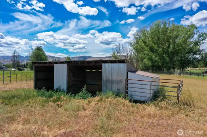 Loafing Sheds