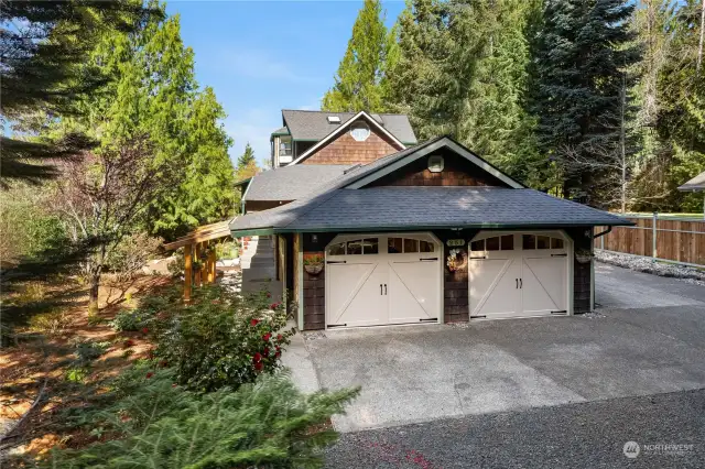 2 car garage, plus a back carport that has a roll up door to store your golf cart!