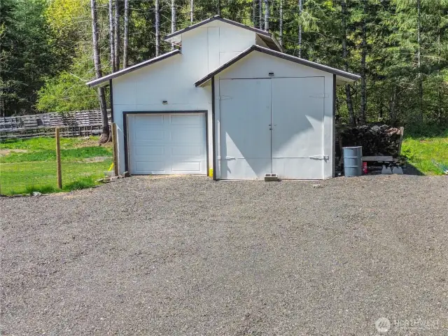 Detached shop/barn