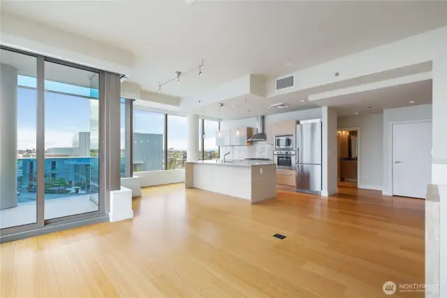 10' ceilings.
