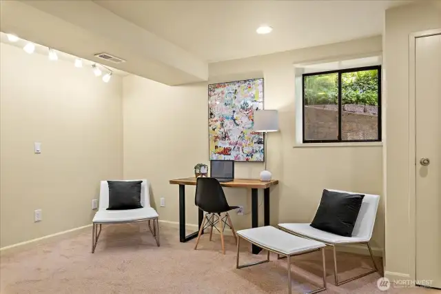 Extra area off the downstairs bedroom