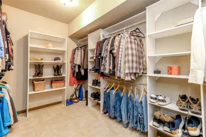 Lower level primary closet