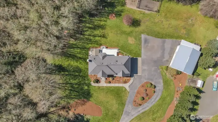 Tremendous 5 acre estate! Tremendous 5 acre estate!