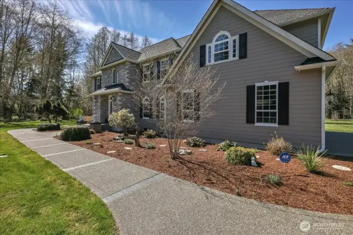 The stunning flowers are starting to grow in the beds! The stunning flowers are starting to grow in the beds!