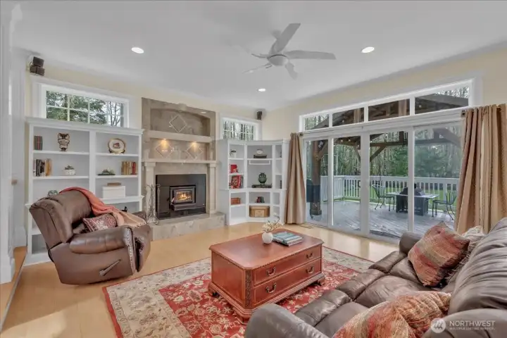 The double sliding glass door allows for the indoor/outdoor entertaining you're looking for! The double sliding glass door allows for the indoor/outdoor entertaining you're looking for!