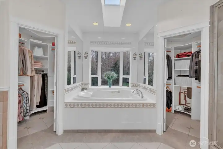 Relax the day away in your jetted tub. Yes, there are two closets! Relax the day away in your jetted tub. Yes, there are two closets!