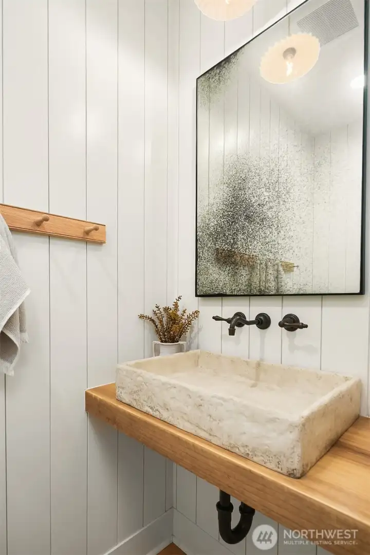 Delightful new half bath on the main.