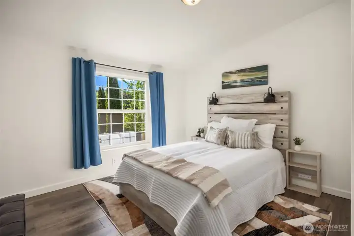 2nd bedroom